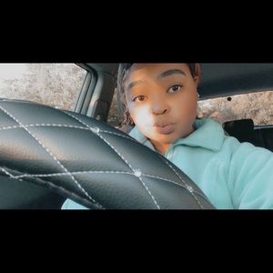 Meet your Posher, Shayla